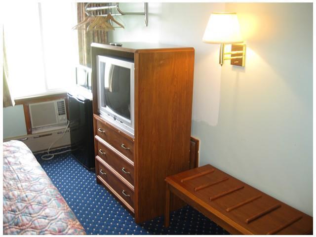Scottish Inns Fayetteville Room photo