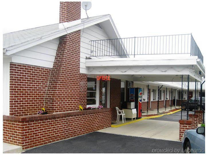 Scottish Inns Fayetteville Exterior photo