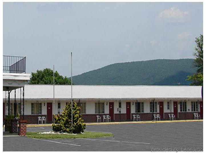 Scottish Inns Fayetteville Exterior photo