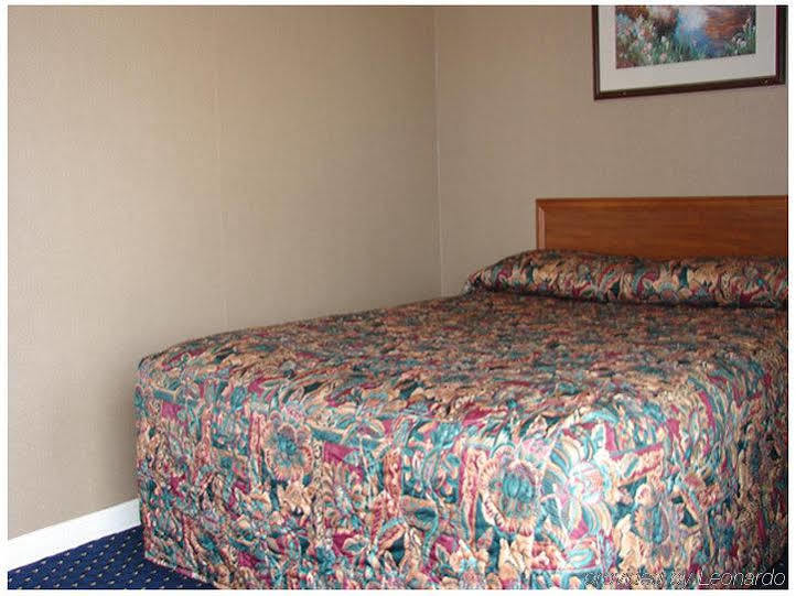 Scottish Inns Fayetteville Room photo
